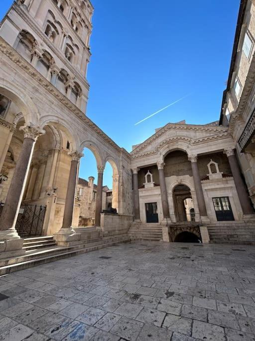 Largo Apartment In The Heart Of Diocletian Palace Split Buitenkant foto